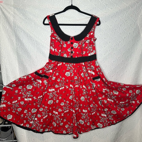 Hell Bunny Vixen Red Dress with Black and White Floral Design Full Skirt - Picture 6 of 7